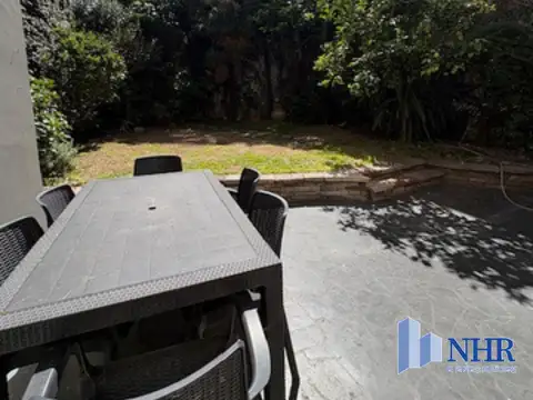 ESPECTAC CASA 3 PLANTAS 5/6 AMB+ GR JARDIN Y GARAGE 2 AUTOS S/GR LOTE PROPIO