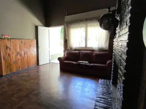 CASA 4 AMBIENTES C/JARDÍN + DEPARTAMENTO LOFT