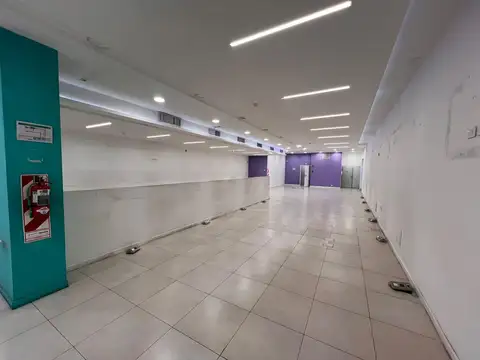 Local en  alquiler en Recoleta, 680m²,  apto varios destinos.