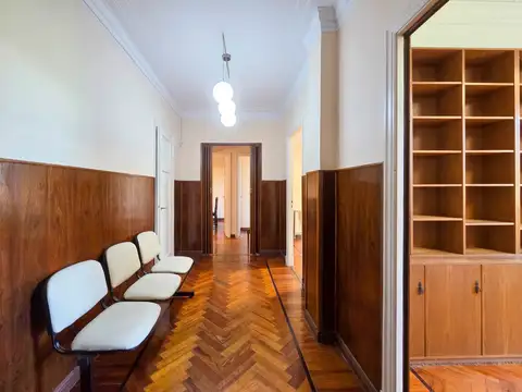 OFICINA DE 108m2 EN VENTA EN RIOJA Y ALVEAR