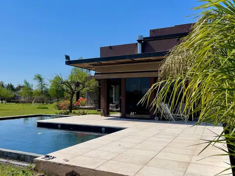 CASA AMOBLADA PUERTO ROLDÁN - ALQUILER