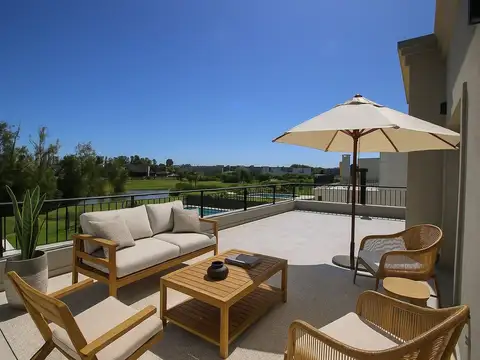 Casa en Venta 6 ambientes con Pileta Santa Elena