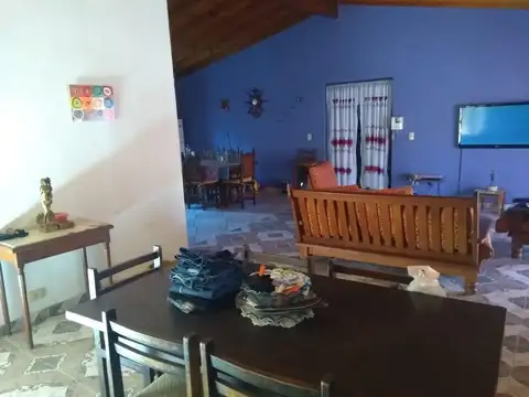 Casa 5 ambientes con 3 baños