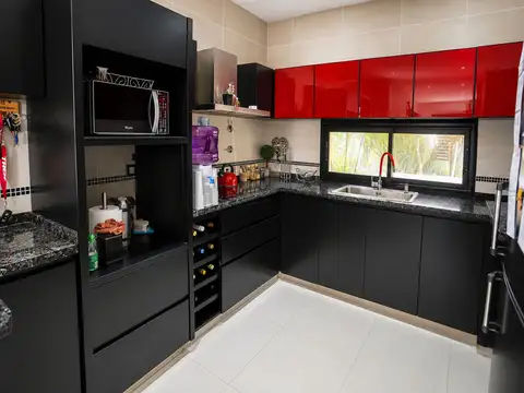 CASA 5 AMBIENTES VENTA SAN ELISEO GOLF CON PILETA