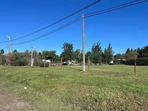 Av Fuerza Aérea al 3500 - Venta de Terreno/Lote en Funes