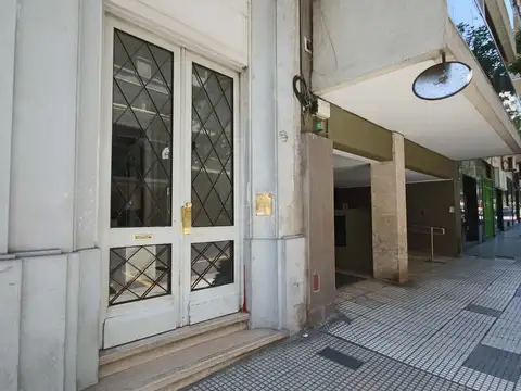 PH  EN RECOLETA 2 AMBIENTES MUY LUMINOSO