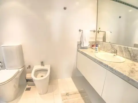 Piso 18 con espectacular vista al mar, primera fila sobre playa Brava