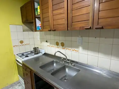 Casa 4 ambientes con 1 baño