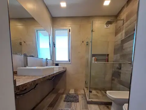 Venta Casa - 5 ambientes Barrio Muelles - Puertos del Lago - acepta permuta departamento