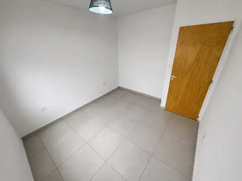 Depto Tipo Casa en Alquiler en San Antonio de Padua, $ 750.000