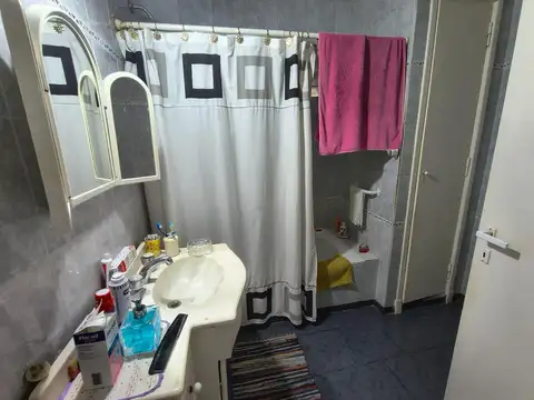 Depto Tipo Casa en Venta 50 años