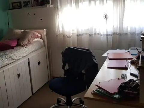 solida casa en lote propio