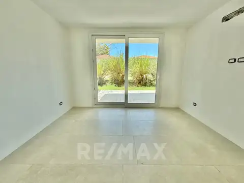 VENTA DPTO 3AMB PB UF74 ED.E A ESTRENAR SARAVI V.