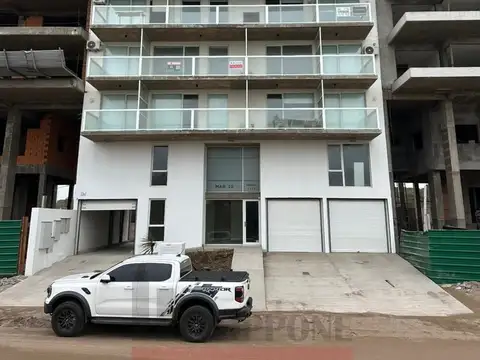Departamento de 1 dormitorio c/ cochera en venta en Monte Hermoso