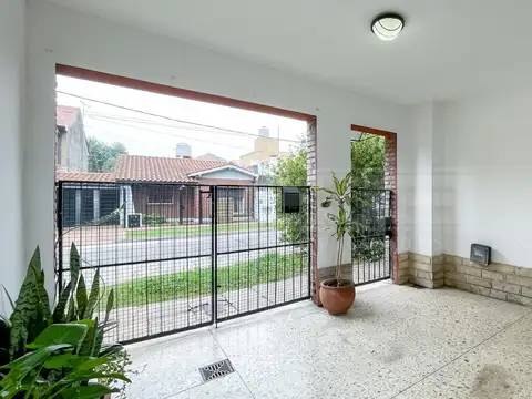 Miguel cane al 3900, entre Diaz velez y Piedra buena