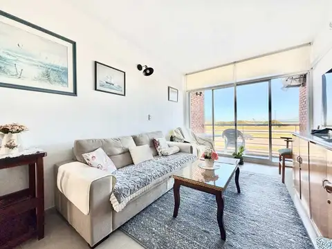 Rambla Lorenzo Batlle Pacheco 100