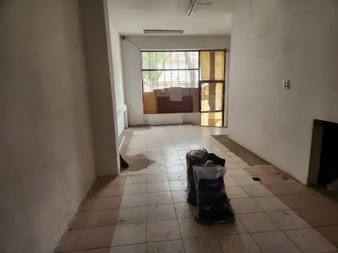 Local en Alquiler en Villa General Mitre, $ 550.000