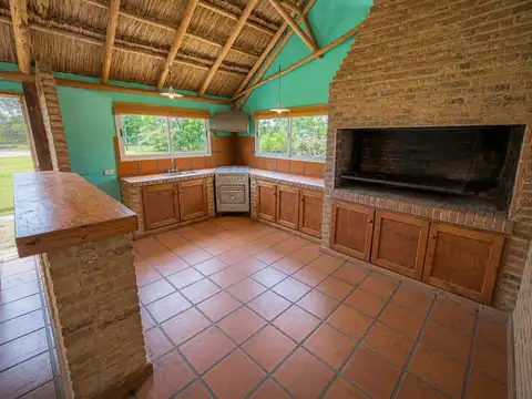 Venta Terreno con Quincho y Pileta - Barrio Chacras de Martin Fierro
