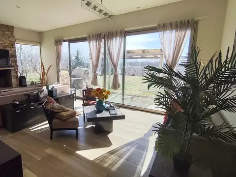 Casa en Venta en Colonia las Rosas, USD 180.000