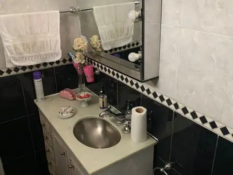 Casa en Venta en Castelar, USD 428.000