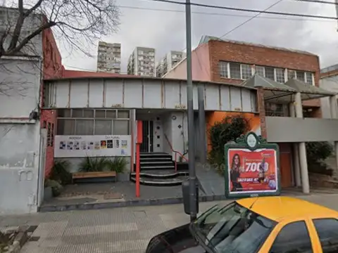 LOCAL COMERCIAL 327 M2 COGHLAN