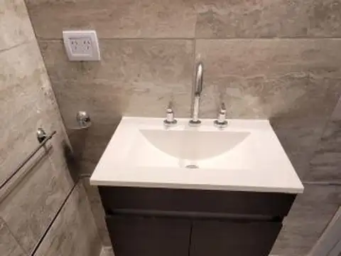 CASA 4 AMBIENTES CON COCHERA EN QUILMES EN VENTA