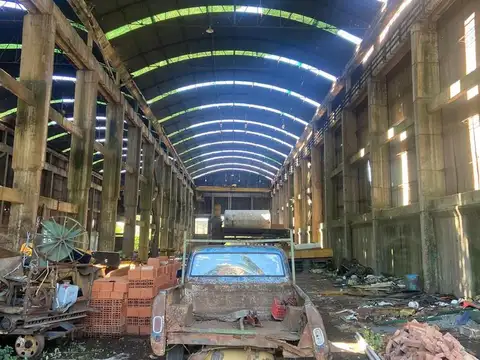 Galpon en Venta 110  mts Fondo