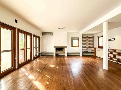 Casa 6 ambientes con 4 baños