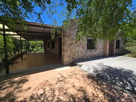 EXCELENTE CASA - GRAN PARQUE - PISCINA - QUINCHO