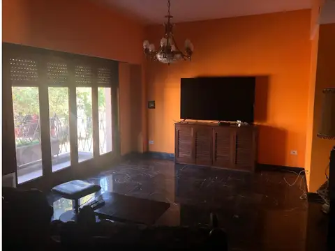 Primera Junta 300, Piso 1°