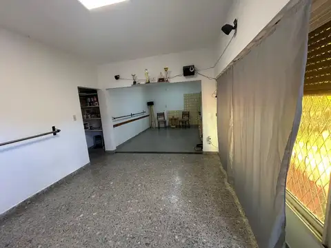 Depto Tipo Casa en Alquiler en Haedo, $ 460.000