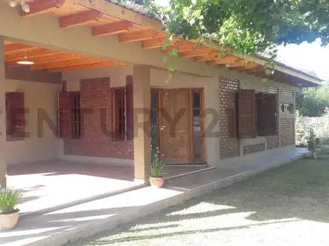 Casa en Venta con 3 cocheras