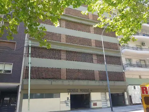 VENTA DE COCHERA EN FLORES