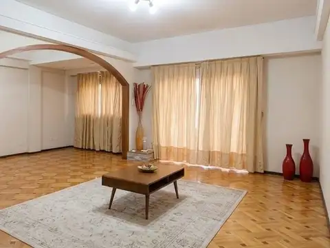 HERMOSO DEPARTAMENTO CON BALCON A LA CALLE Y COCHERA