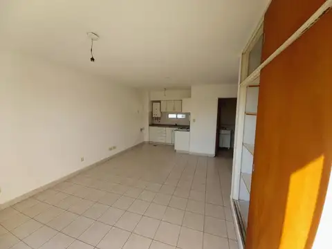 Departamento en Alquiler en Luis Agote, $ 255.000