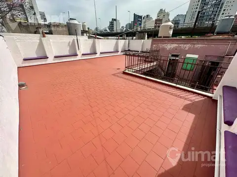 105m2 - Casa estilo italiano con terraza - Excelente ubicacion