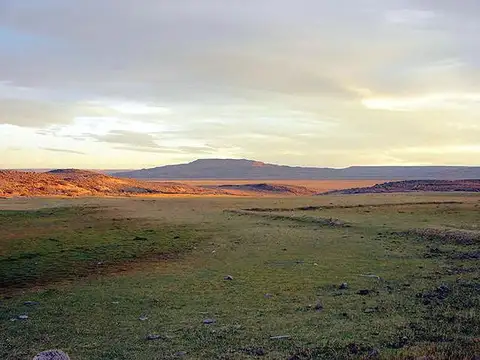 Rancho con costa de Lago, increible pesca, Lodge en explotación