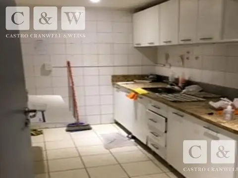 Oficina en Alquiler con 10 cocheras
