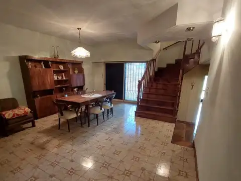 Casa 4 ambientes con 3 baños