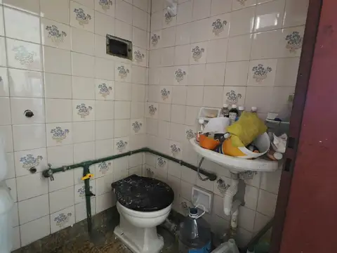 Casa 4 ambientes con 1 baño