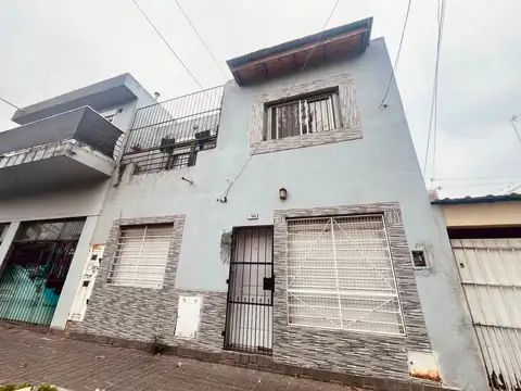Depto Tipo Casa 2 ambientes con 1 baño
