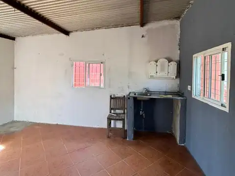Casa 2 ambientes con 1 baño
