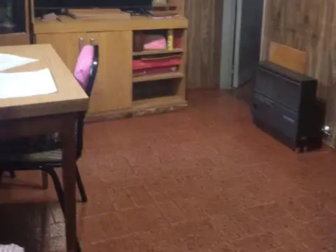 Casa en venta - 3 Dormitorios 1 Baño - La Matanza