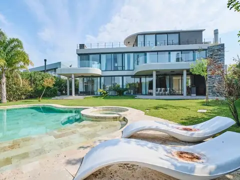 CASA VENTA GOLF LAGOS TIGRE CON SALIDA A LA LAGUNA