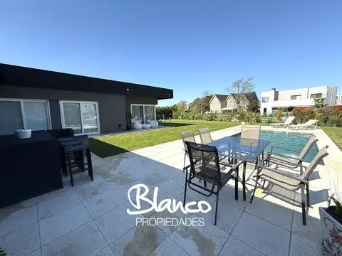 Casa en Venta en Haras Santa Maria, USD 330.000