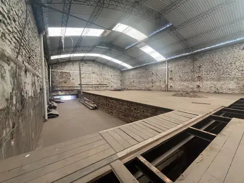 Av. Hipolito Yrigoyen 9400