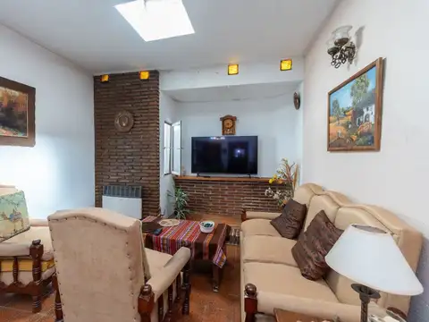 Casa 4 ambientes con 1 baño