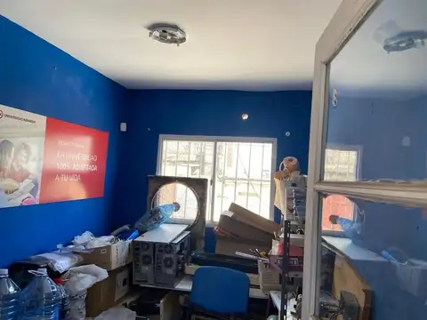 LOCAL EN LINIERS C/ OFICINAS Y ESPACIO AEREO APTO TODO RUBRO
