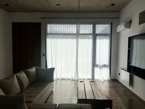 Casa 4 ambientes con 5 baños