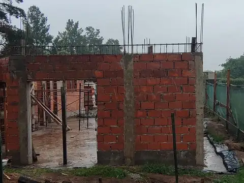 Casa 4 ambientes con 3 baños